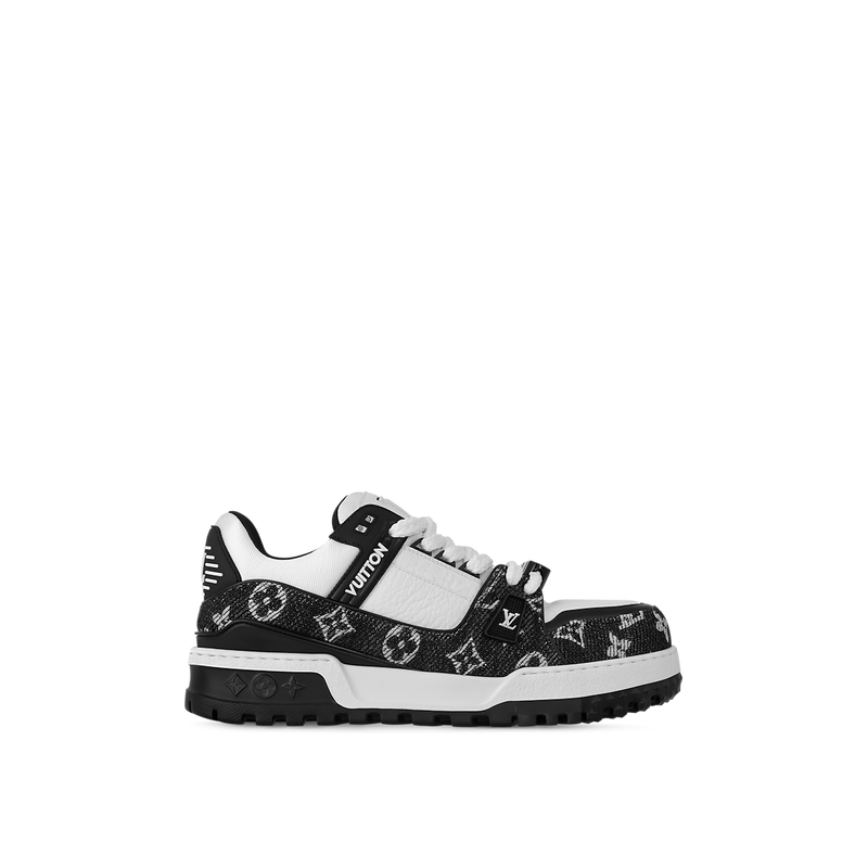 Sneaker Run Away