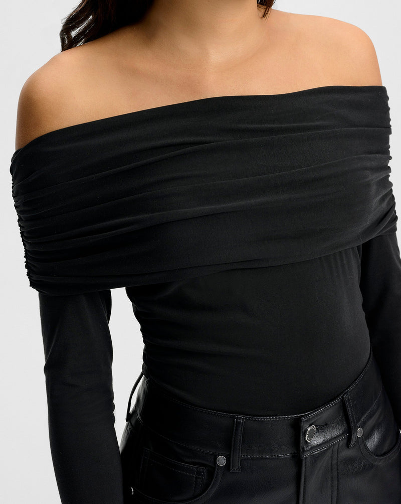 Chaiya Off-the-Shoulder Top